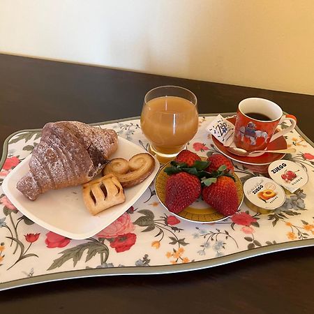 B&B Candido Vacanze Модіка Екстер'єр фото