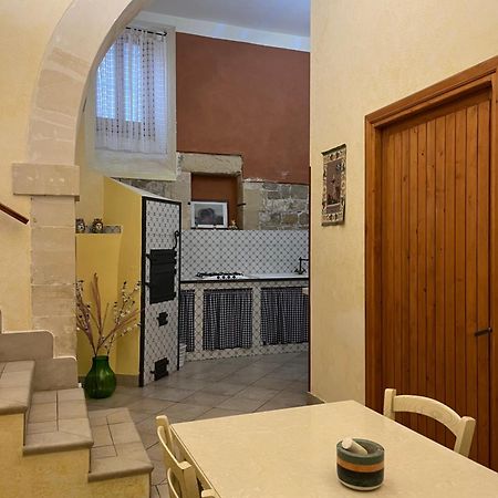 B&B Candido Vacanze Модіка Екстер'єр фото