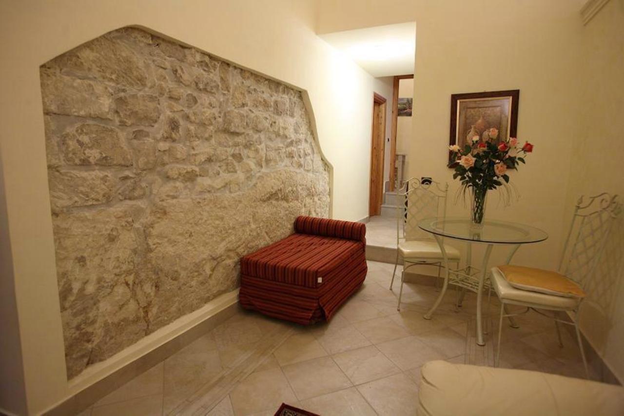 B&B Candido Vacanze Модіка Екстер'єр фото