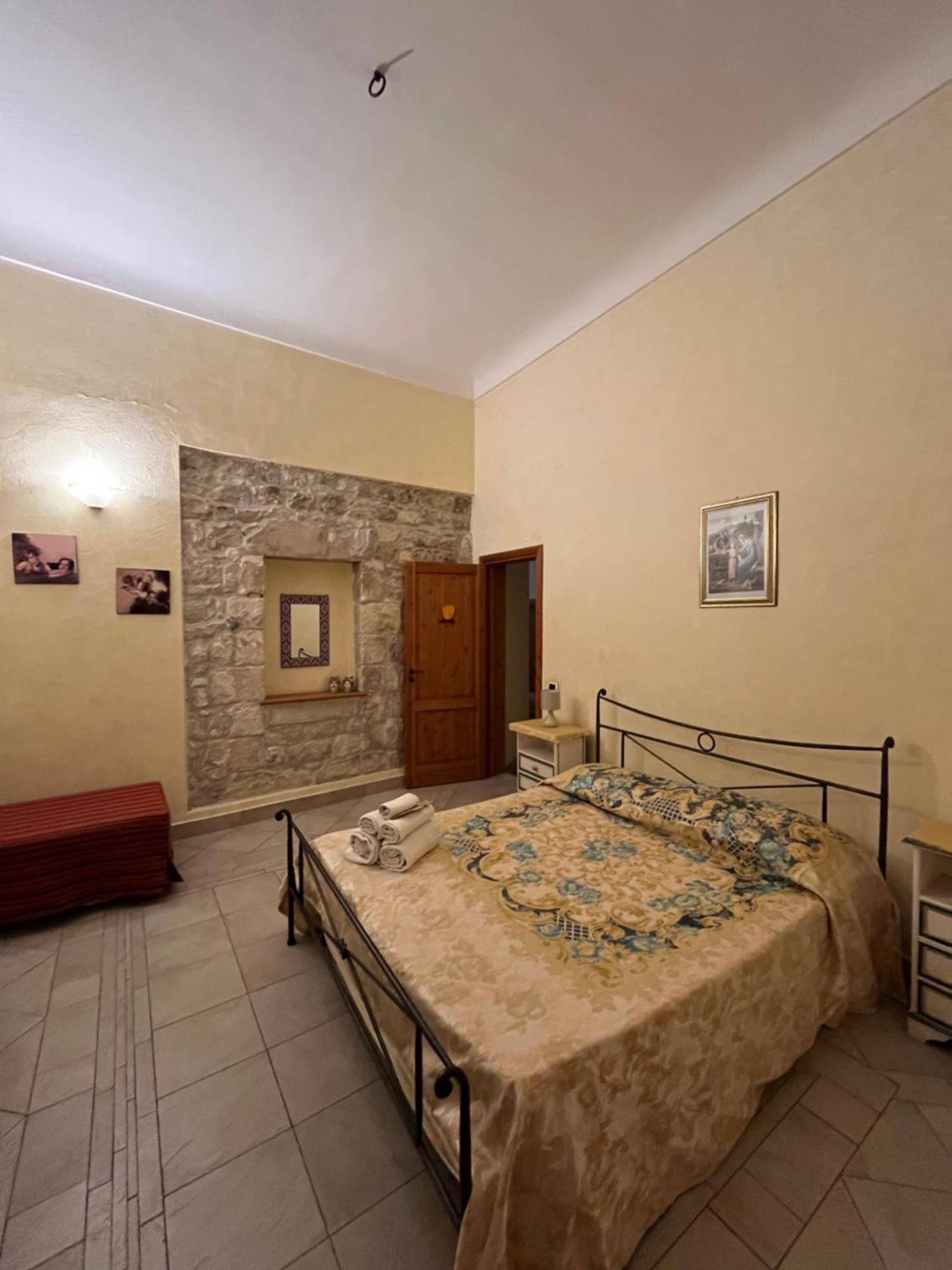 B&B Candido Vacanze Модіка Екстер'єр фото