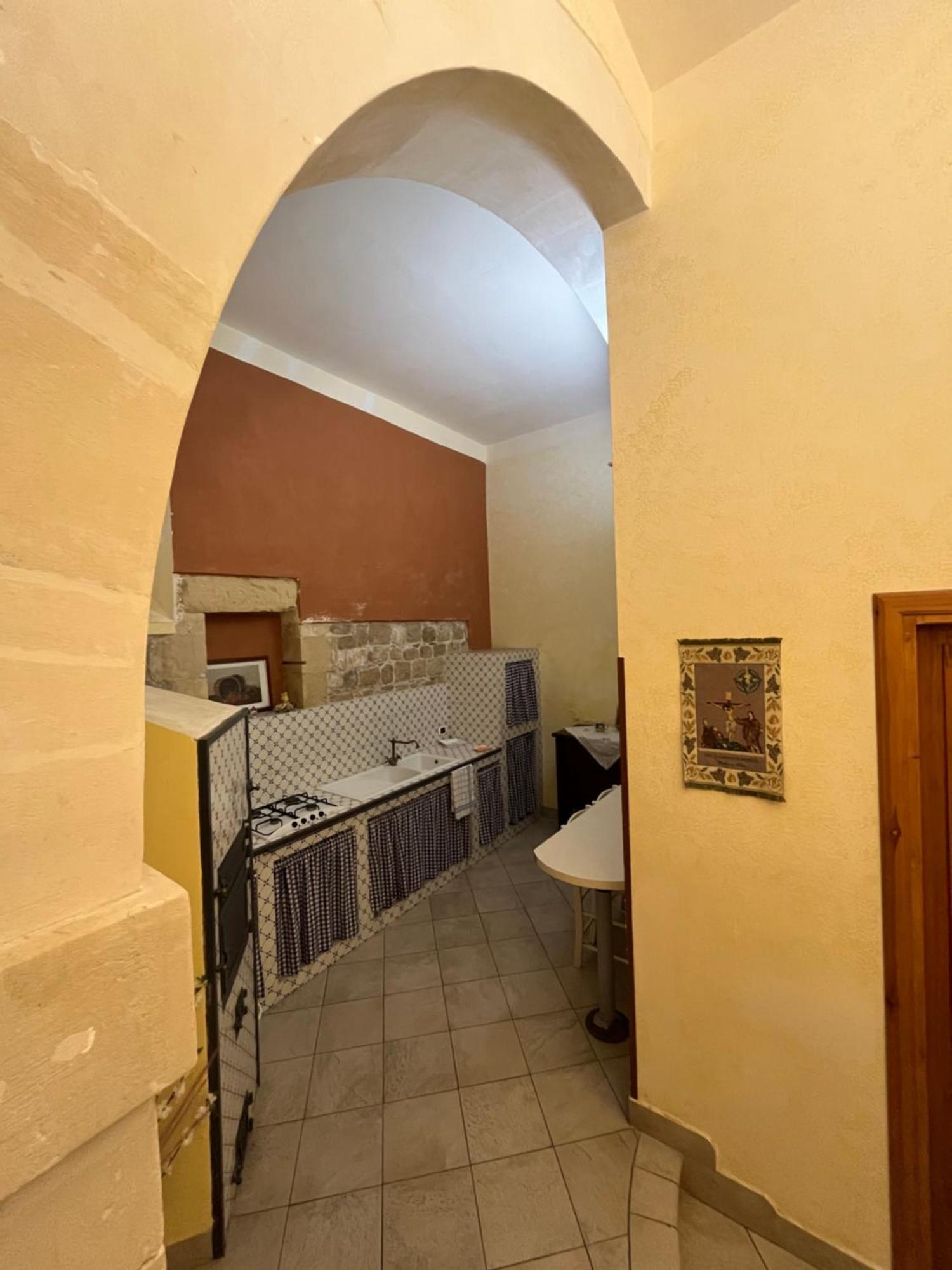 B&B Candido Vacanze Модіка Екстер'єр фото
