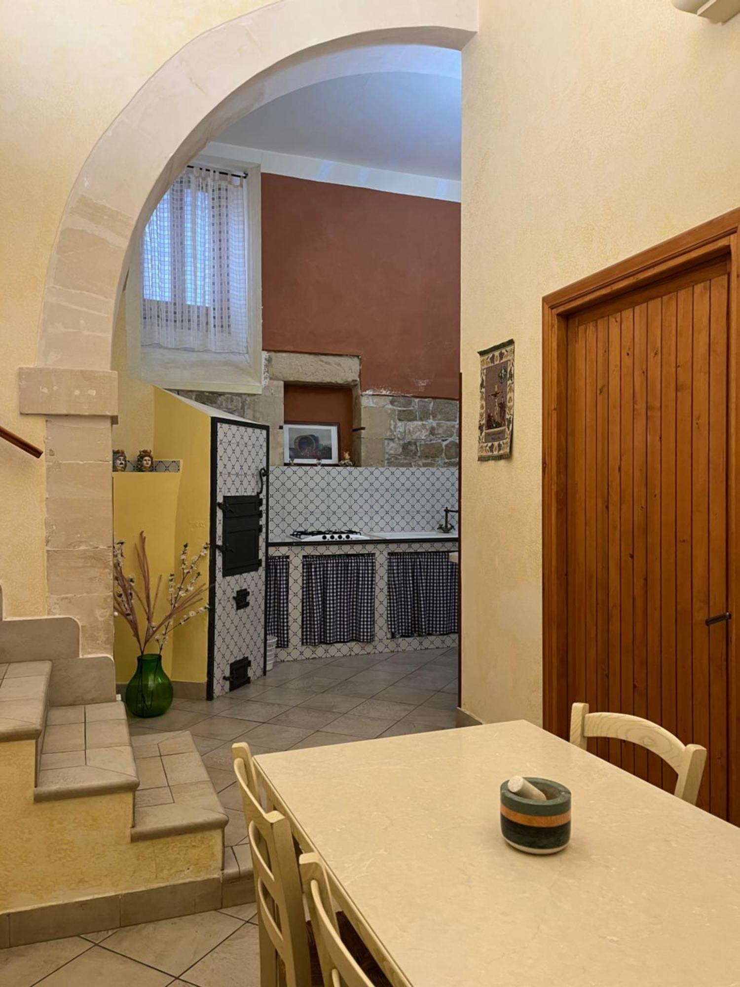 B&B Candido Vacanze Модіка Екстер'єр фото
