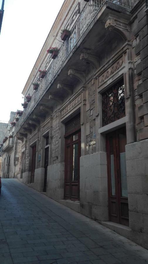 B&B Candido Vacanze Модіка Екстер'єр фото