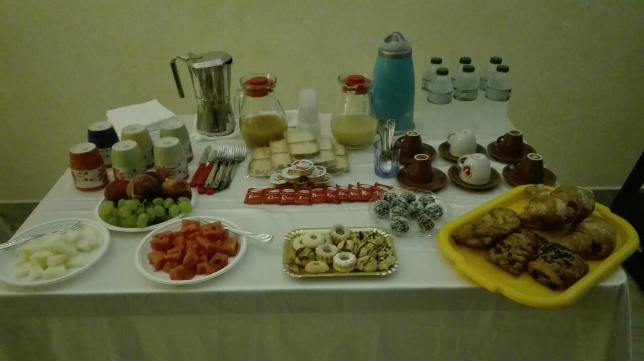 B&B Candido Vacanze Модіка Екстер'єр фото