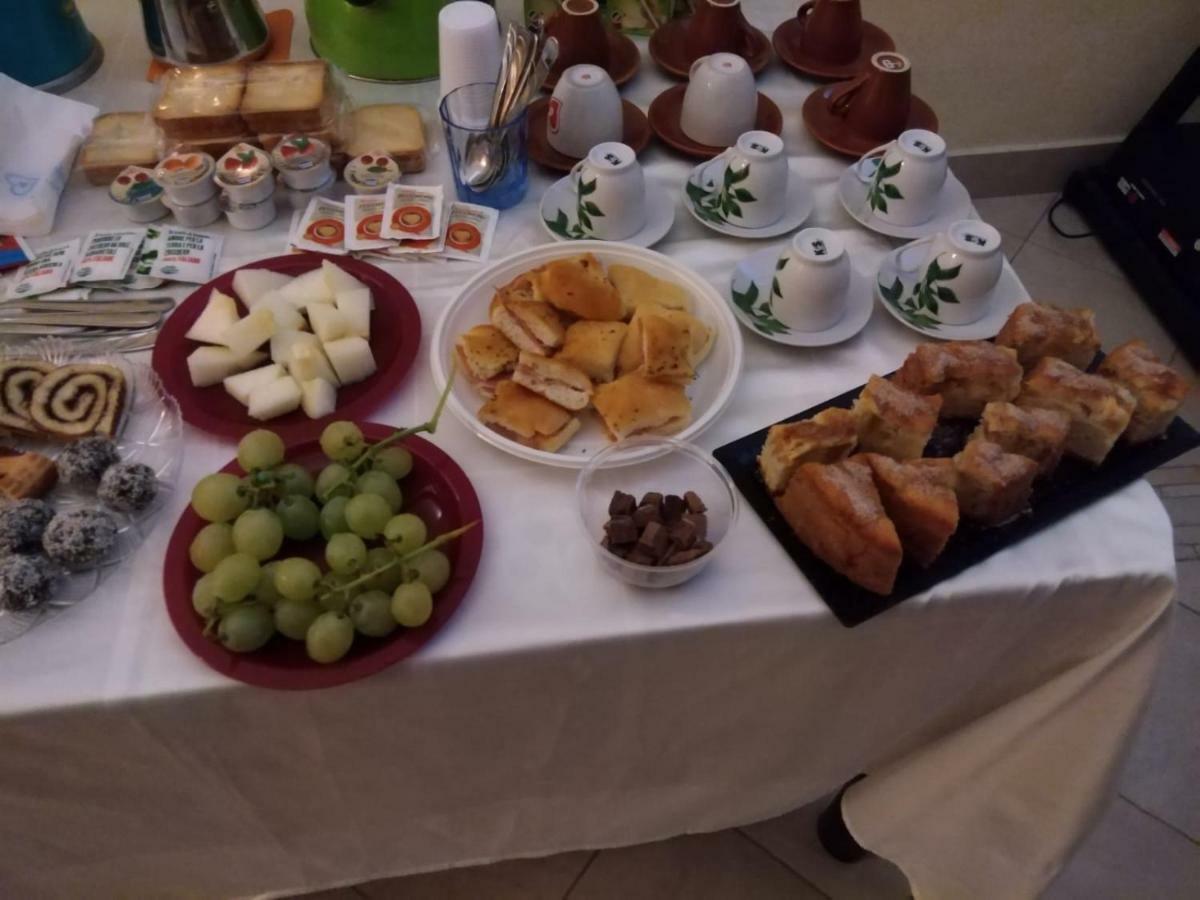 B&B Candido Vacanze Модіка Екстер'єр фото