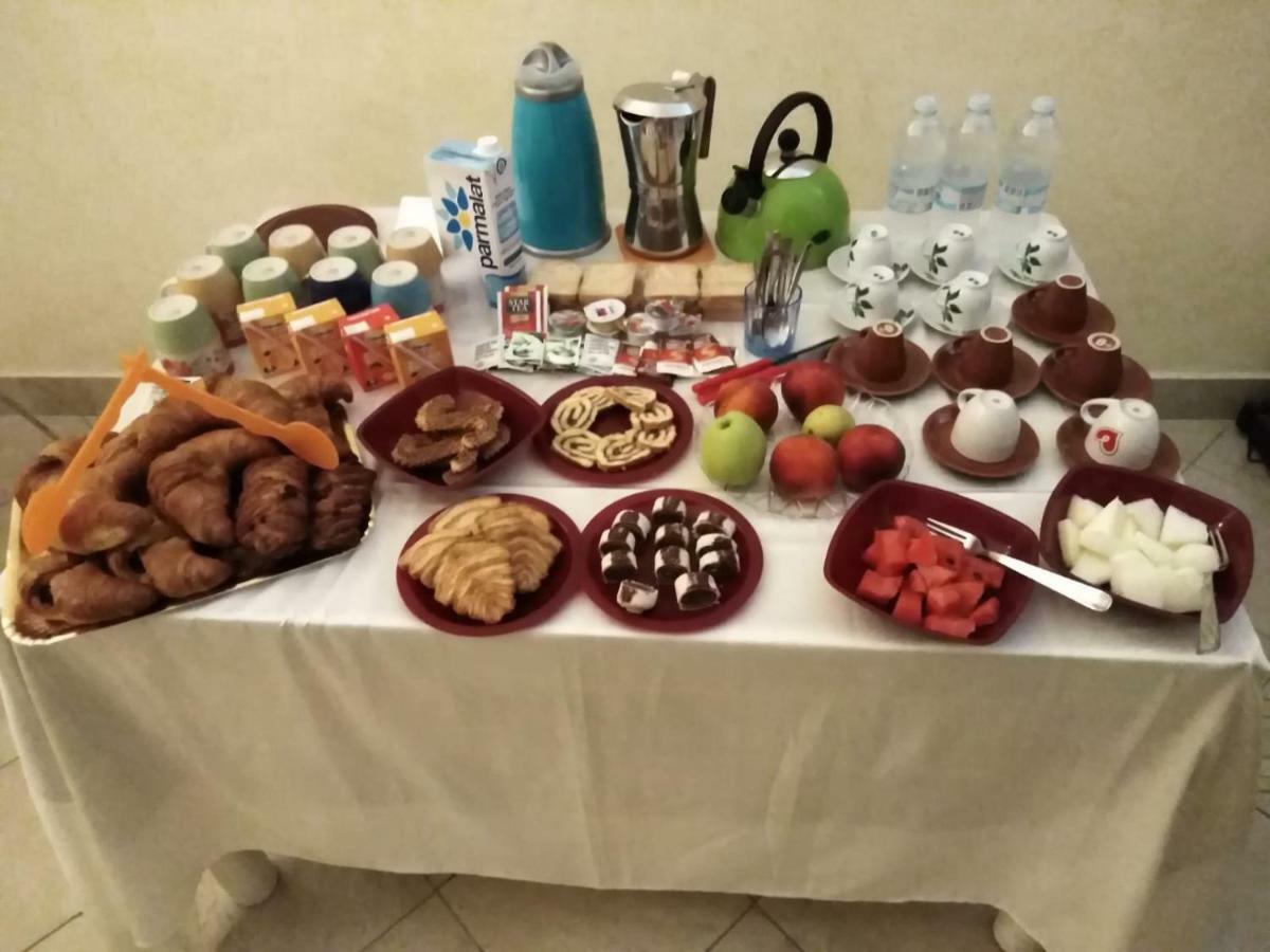 B&B Candido Vacanze Модіка Екстер'єр фото