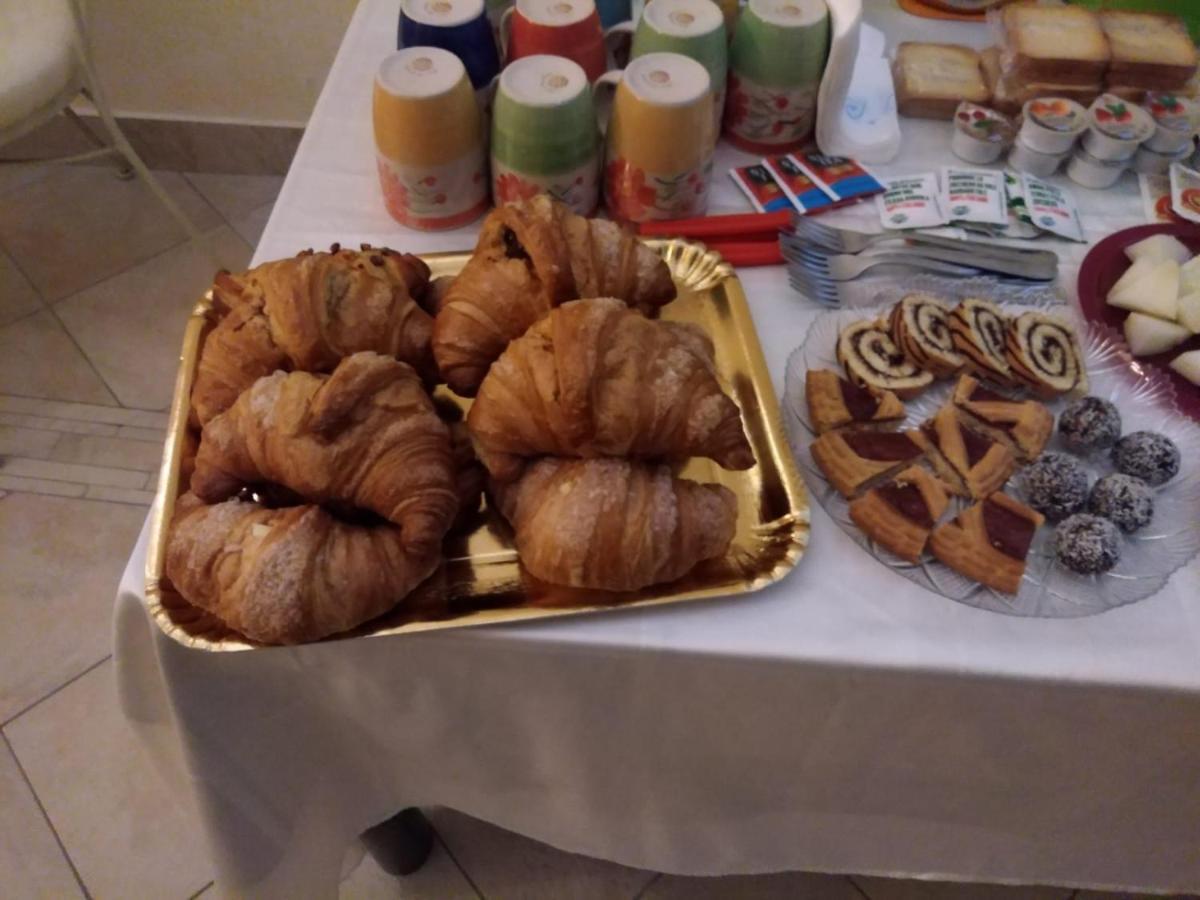 B&B Candido Vacanze Модіка Екстер'єр фото